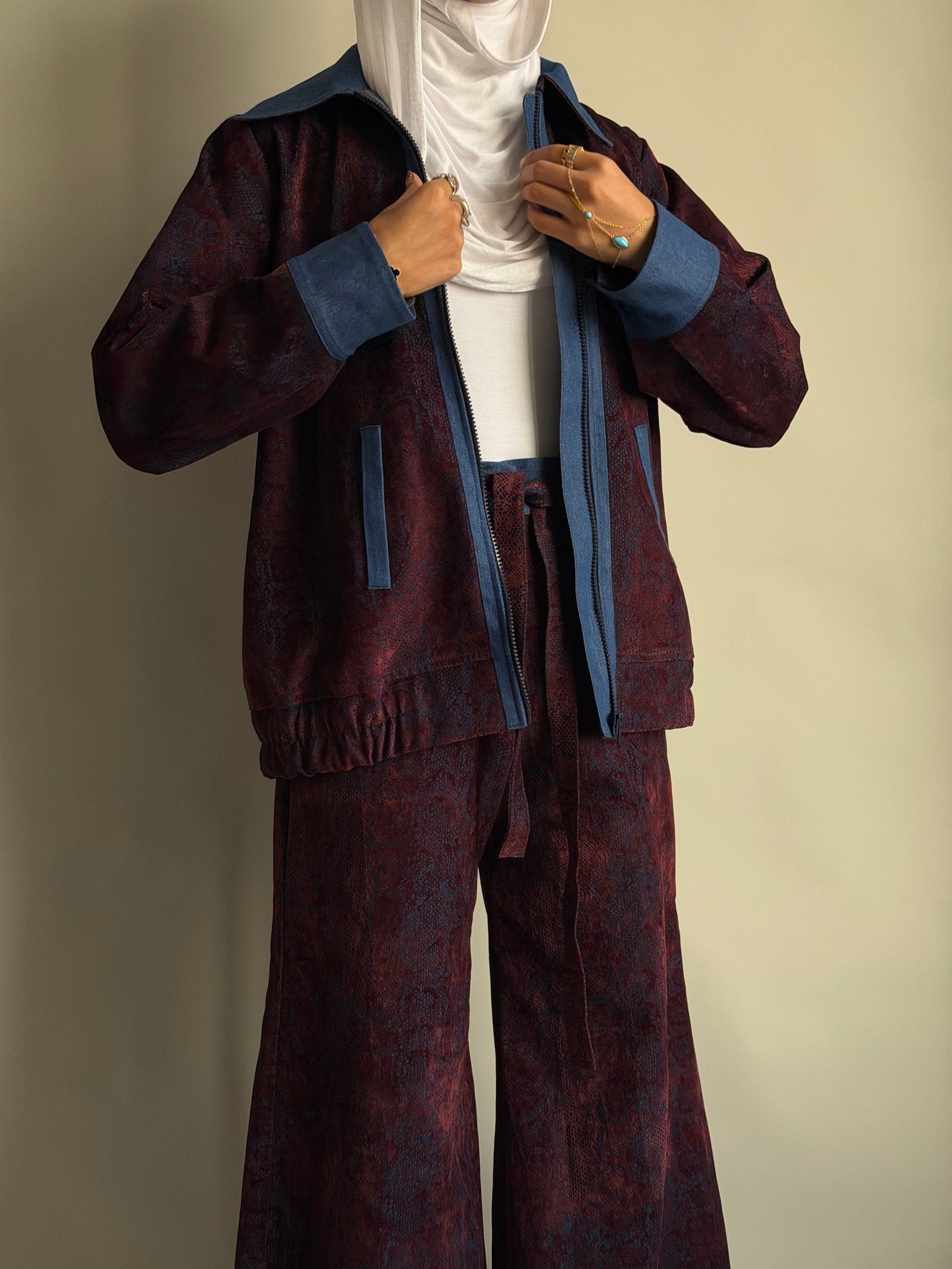 Velvet Denim Jacket - الصورة 2