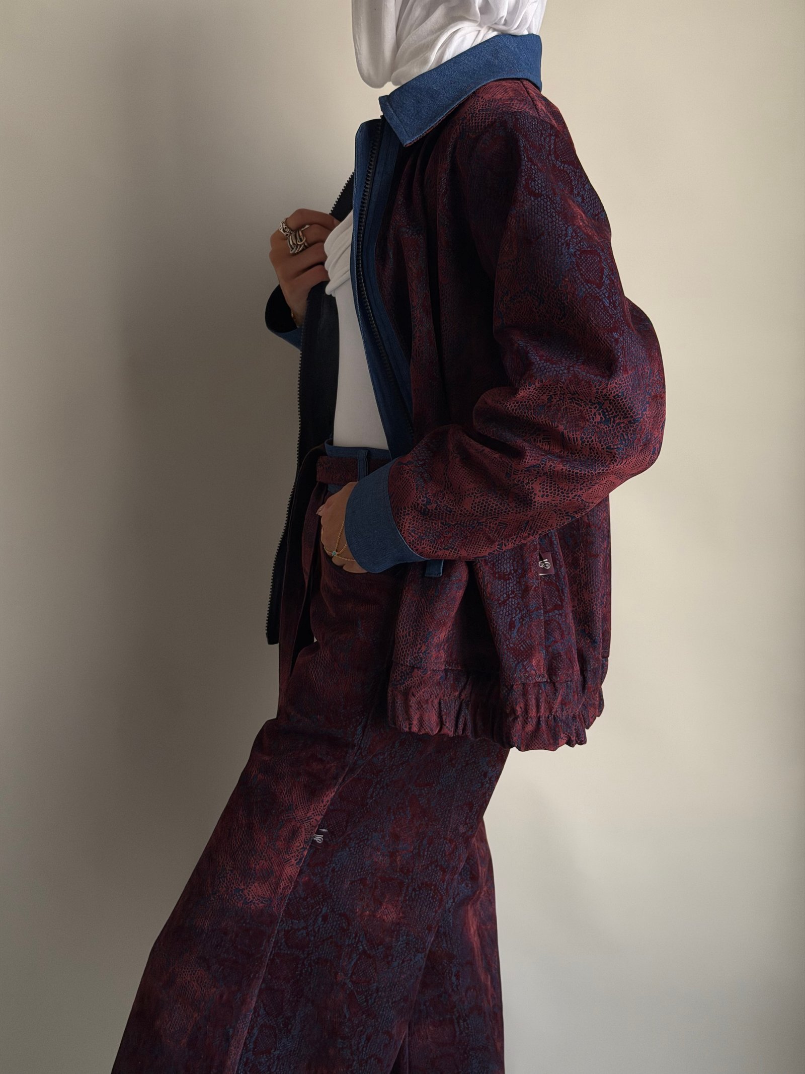 Velvet Denim Jacket - الصورة 5
